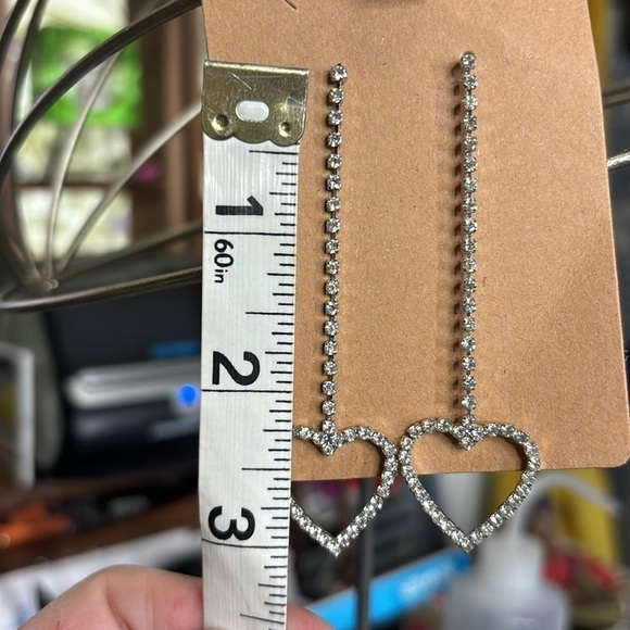 Rhinestone, strand, dangle, heart earrings. New - Picture 2 of 3